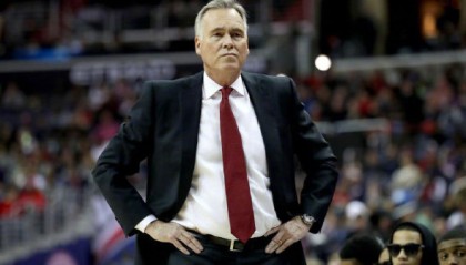  法兰克福主帅赛后批评裁判尺度  