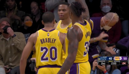  雷霆新秀隔扣戈贝尔引爆全场  