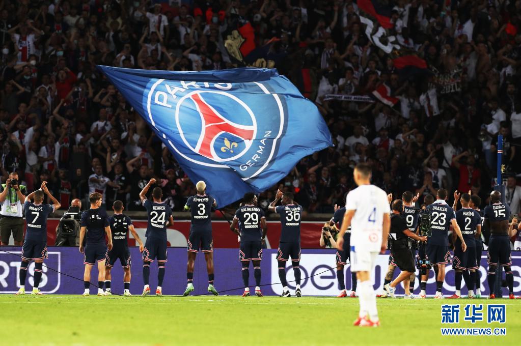 巴黎圣日耳曼主场大胜，巩固积分榜首位置  